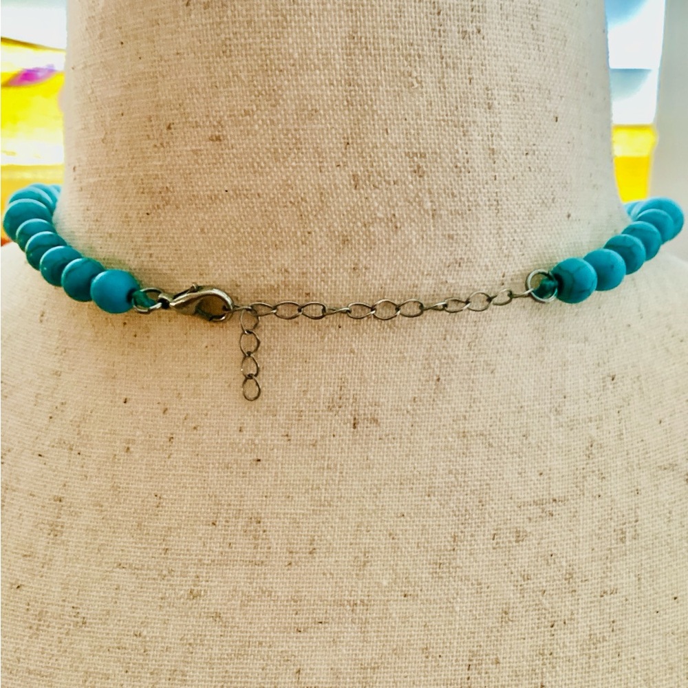 Graduated Turquoise Color Howlite Knotted Stone Beaded Necklace, 18” + extender - Picture 3 of 3